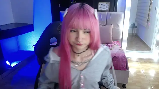 _Charlotte_Collins_のウェブカメラショー