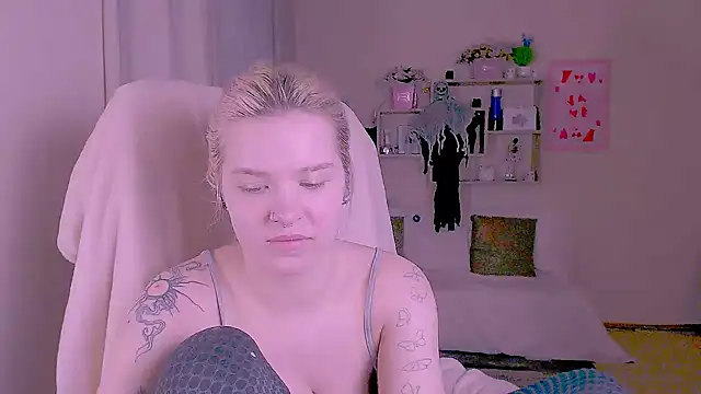 Chat +18 de Hot_Blonda ao vivo