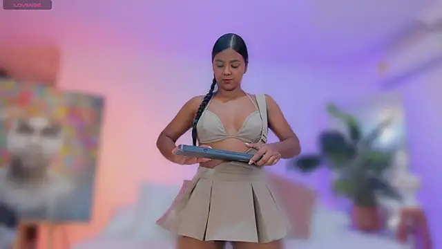 JANYLOVE__ Adlı Modelin Canlı XXX Sohbeti