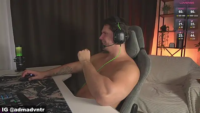 Rus_adventure7 Show Webcam