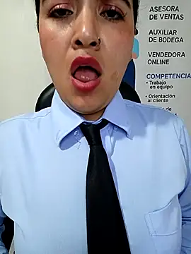 Chat +18 de MAYE__13 ao vivo