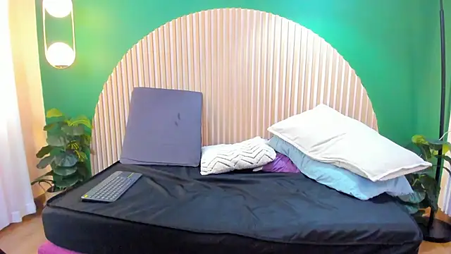 Chat +18 de taylor_bennet ao vivo