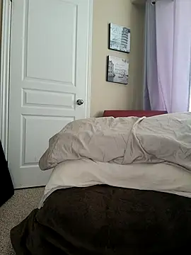 HOTWIFEVenessa69 Show in webcam