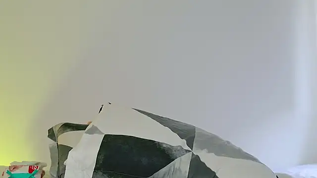 isahilton1's Webcam Show