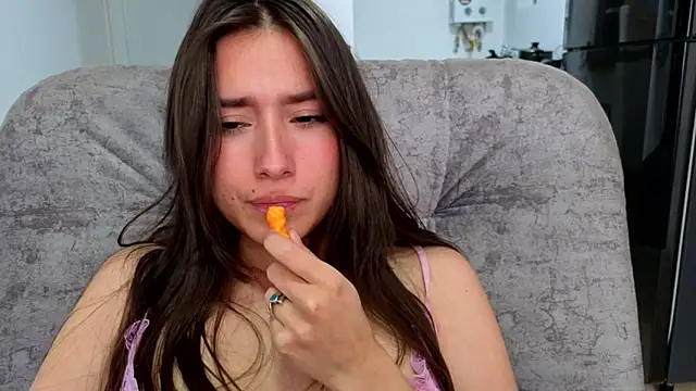 XXX chat uživo modela Adhara_Kitten