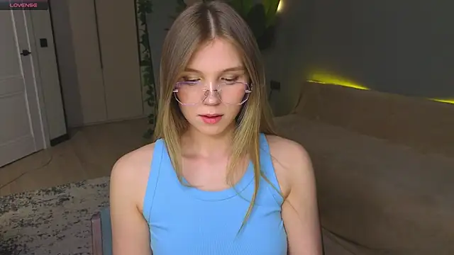 linakorvinのライブXXXチャット