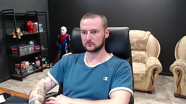 Show modela MihasikD na web-kameri