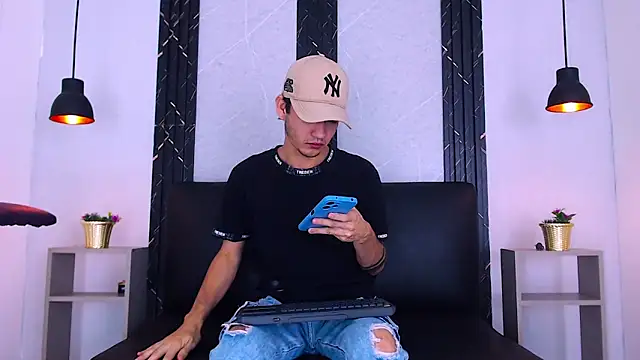 Show modela Feiccer_Castquer na web-kameri