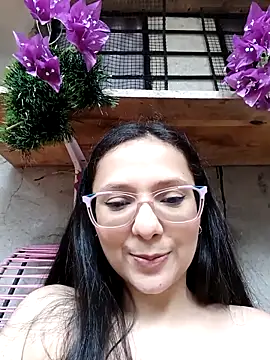 Živý XXX chat Camilatinass_