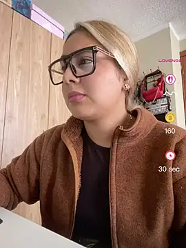 Miabonnett_ 即時 XXX 聊天