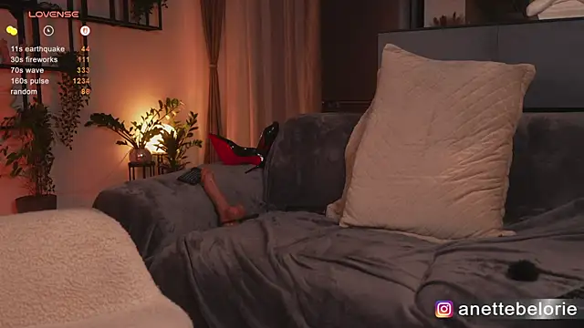 Anette_Belorie Adlı Modelin Canlı XXX Sohbeti