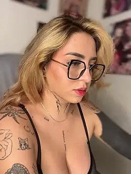 แชท XXX สดของ CarolQueen1_