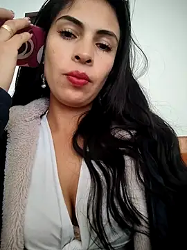 Astrid-- লাইভ XXX চ্যাট