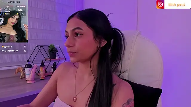 lilith_petit_ Chat XXX in diretta