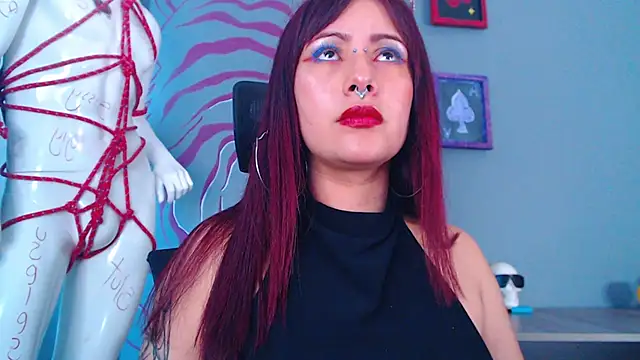 Regina_Iris Adlı Modelin Canlı XXX Sohbeti