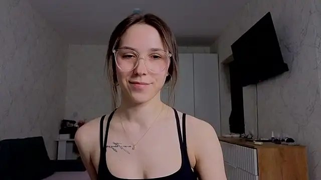 Honey_Peachy Adlı Modelin Canlı XXX Sohbeti