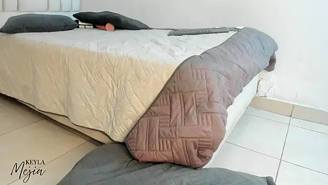 Pokazy przed kamerką – keyla_mejia