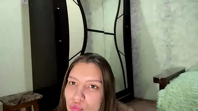 دردشة VikiSweets الجنسية المباشرة