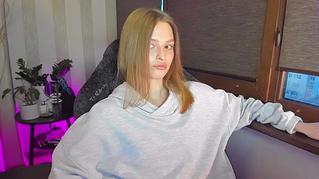 MollyRufous élő XXX-chatje