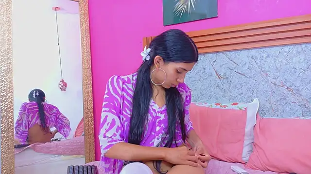 Chat XXX en directo de littlee_emilyy_