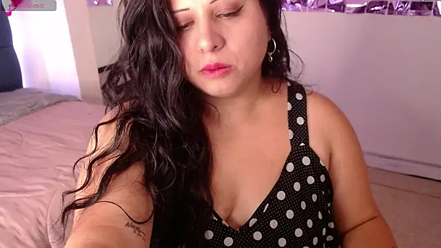 Catalinajane1 লাইভ XXX চ্যাট