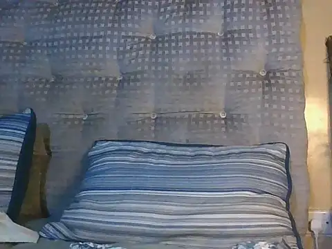 WhiteRose254 élő XXX-chatje