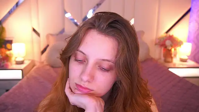 دردشة CuteeFoxy الجنسية المباشرة