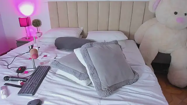 KeylaGomez_ élő XXX-chatje