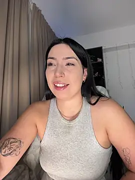 KimArts Adlı Modelin Canlı XXX Sohbeti