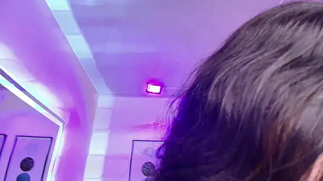 Maddie_T18's Live XXX Chat