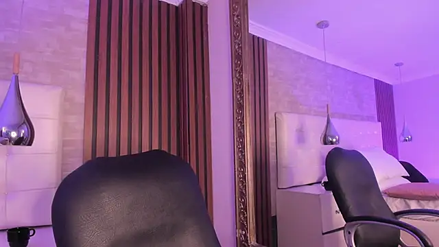 DannTaylor 即時 XXX 聊天