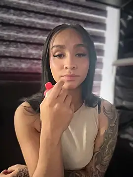 Isabella-Teen's Live XXX Chat