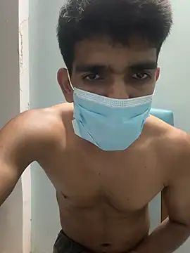 BadBoyTom78 即時 XXX 聊天