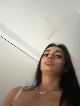 leilani_X Adlı Modelin Canlı XXX Sohbeti