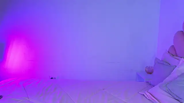 XXX chat uživo modela MiaColucci18