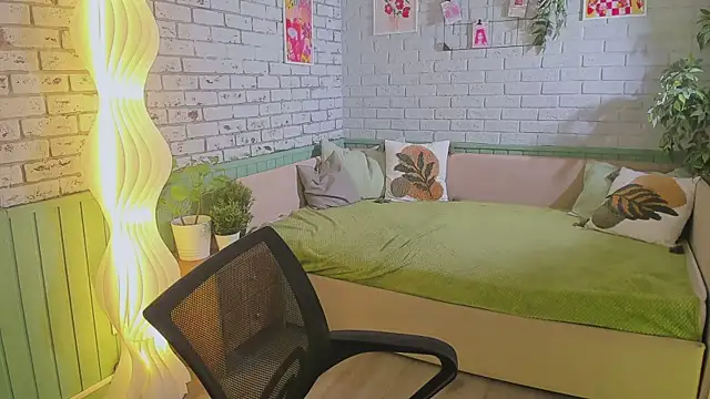 miraiakik élő XXX-chatje