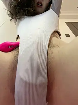 meimei_x: διαδικτυακό σόου στην κάμερα