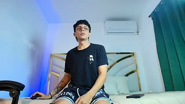 Milo_Storm Webcam-Show