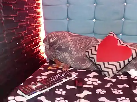 Czat XXX na żywo – Charlotte_Stone18