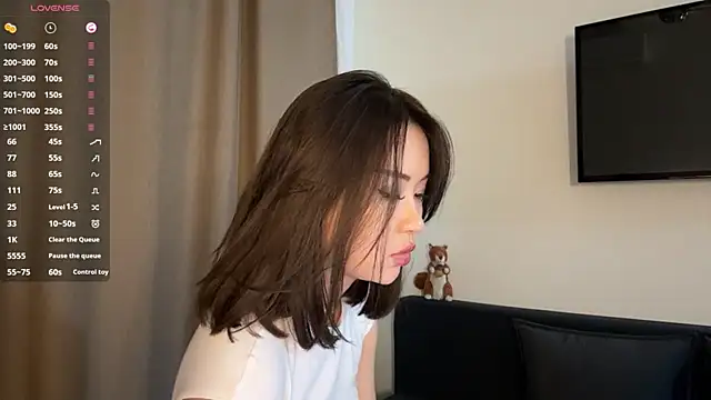 Ur_neighbor_Kira's Webcam Show