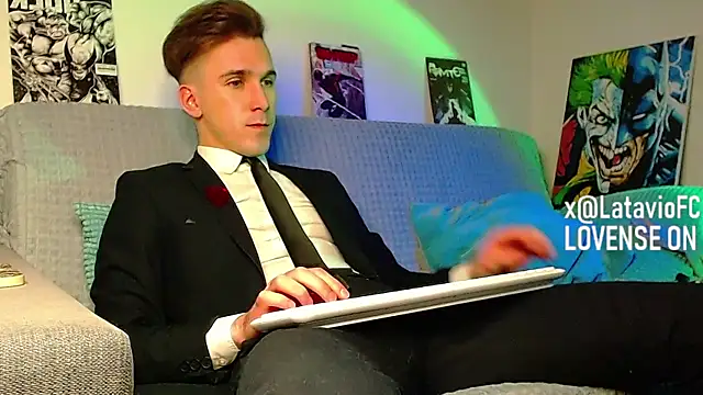 Midnighter_n Webbikameraesitys