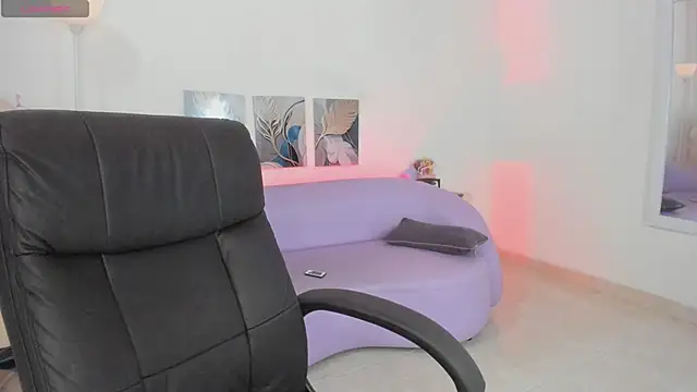 salma_isawwii Show in webcam