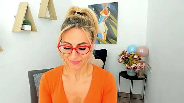 MuseOfStage Adlı Modelin Canlı XXX Sohbeti