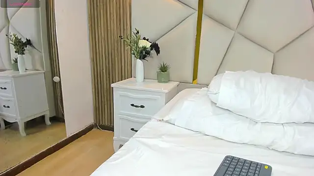 rebeca_brown_'s Webcam Show