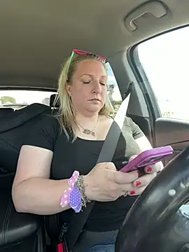 sweetkacibaby: онлайн-секс-чат