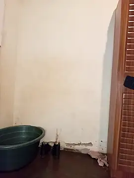 small_D94: διαδικτυακό σόου στην κάμερα