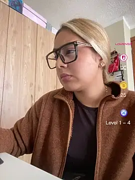 XXX chat uživo modela Miabonnett_