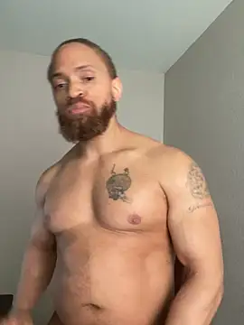 Fathero1time Show in webcam