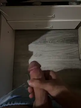 Tazo695 – Naživo XXX chat