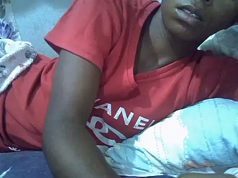 Chat +18 de ElianeHot ao vivo